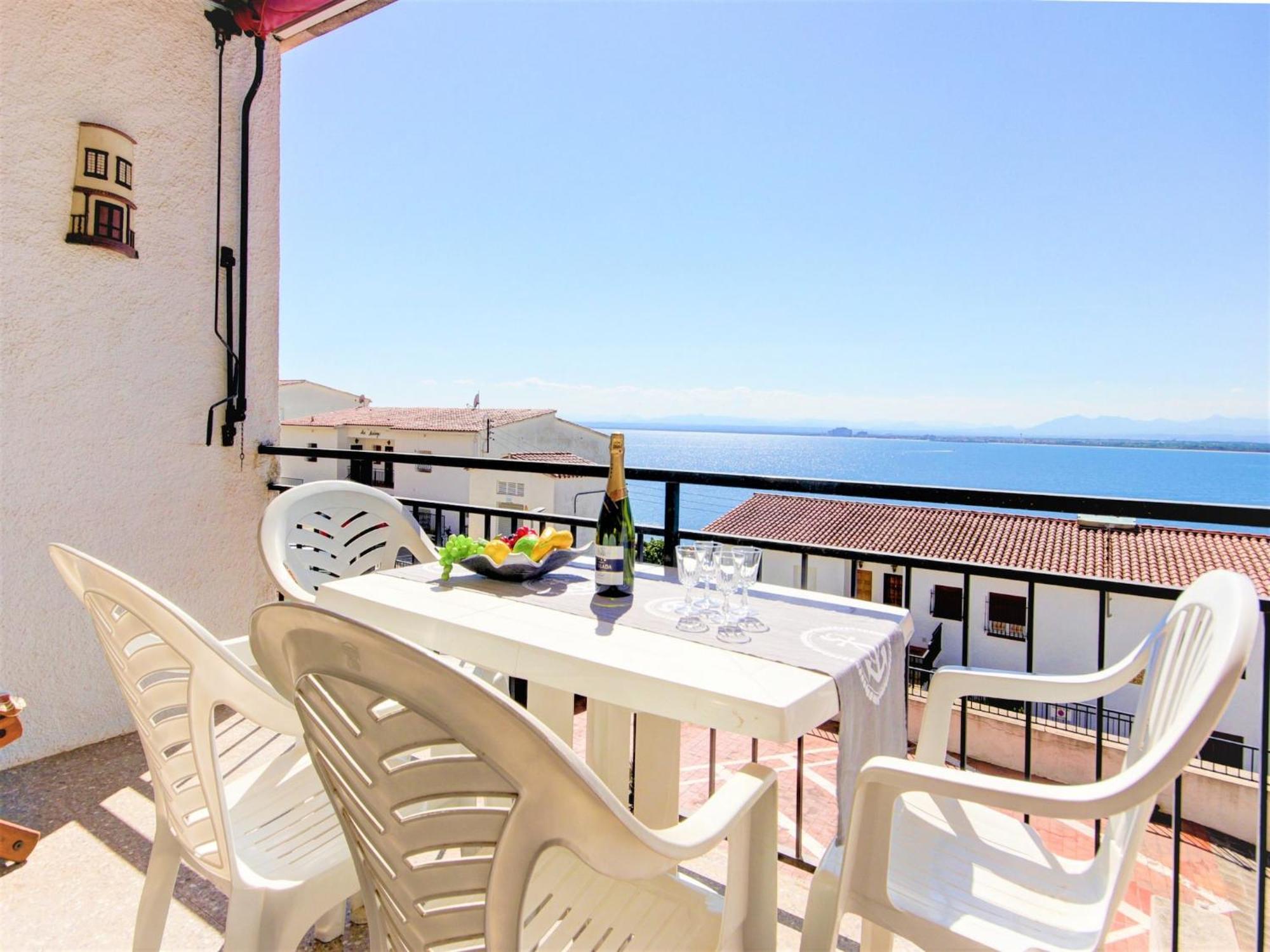 Apartment In Centro